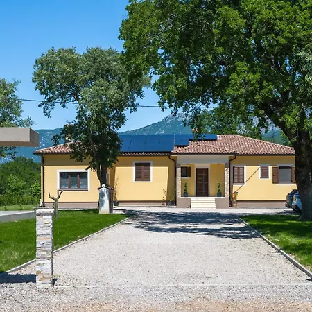 Vivento Nyaraló Vozilići